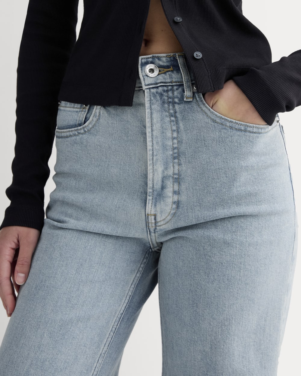 The Way-High® Sailor Jean 2.0 in Light Indigo — detail view