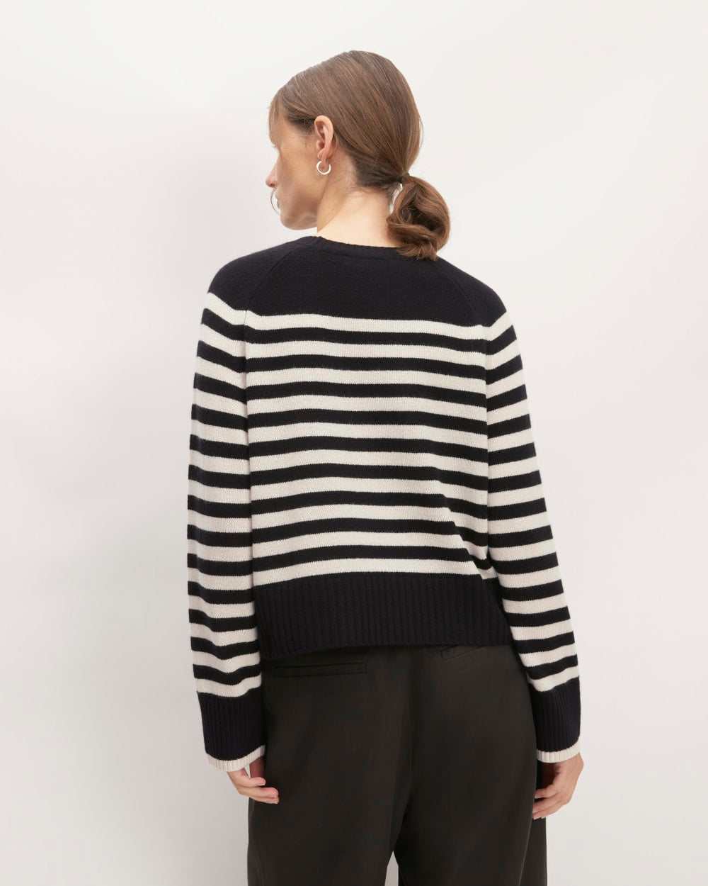 The Boxy Crew in Cashmere in Black / Bone — detail view