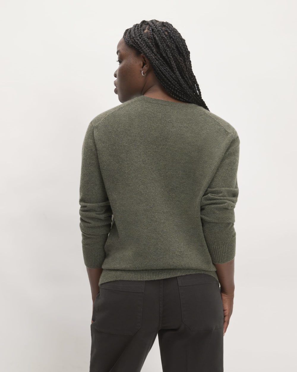 The Classic Crew in Cashmere in Heathered Army Green — detail view