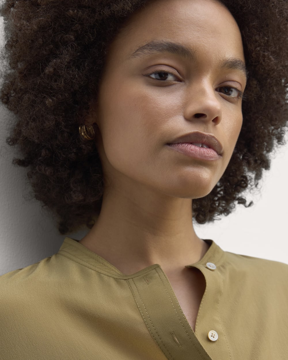 The Henley Shirt in Washable Silk in Fennel Seed — detail view