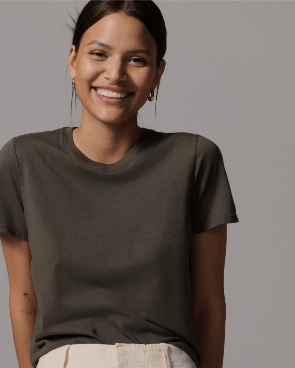 The Organic Cotton Crew Tee in Kambaba — detail view