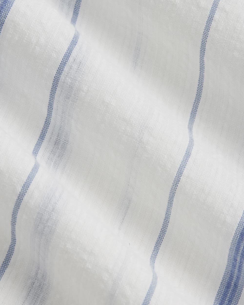 The Gauze Button-Up in Bone / Dutch Blue — detail view