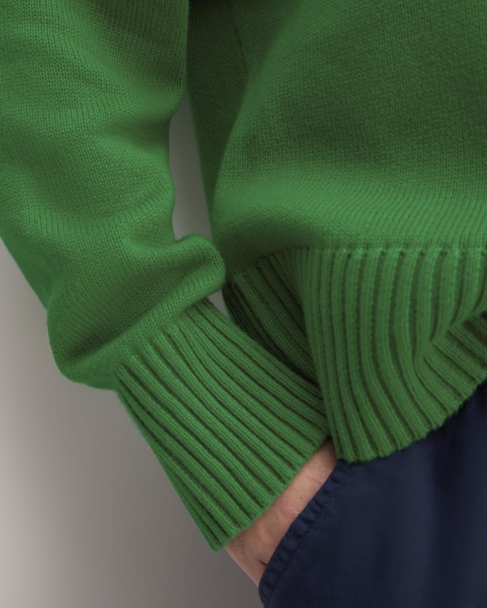 The Boxy Sweater in Everyday Cotton in Grass Green — detail view