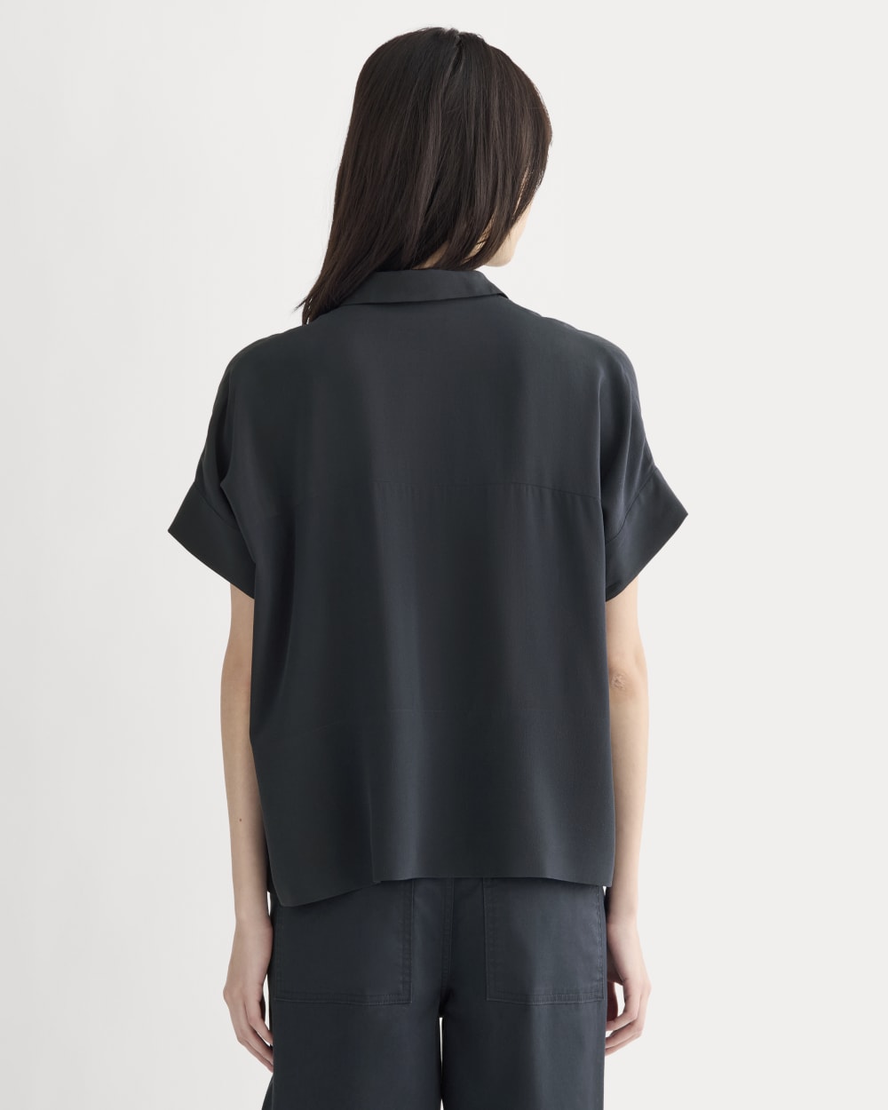 The Boxy Shirt in Washable Silk in Navy — detail view