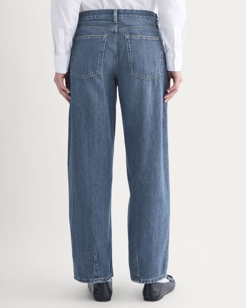 Loose Curve Jean in Ocean — detail view