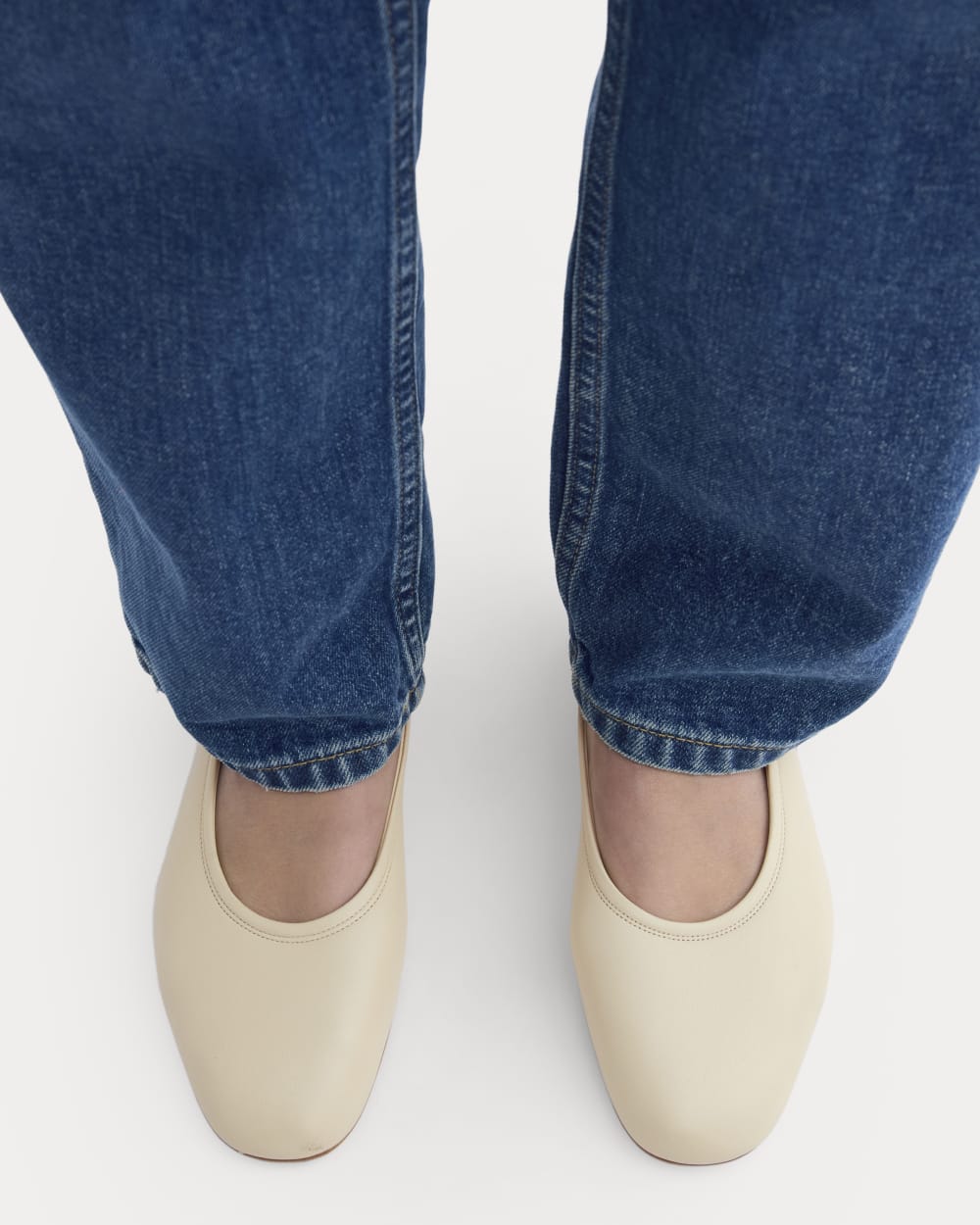 Made in Italy Flat in Crema — detail view