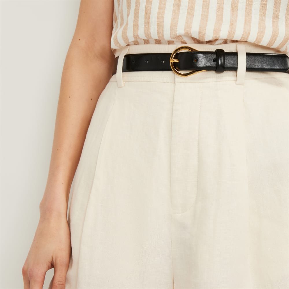 The Linen Way-High® Drape Short in Canvas — detail view
