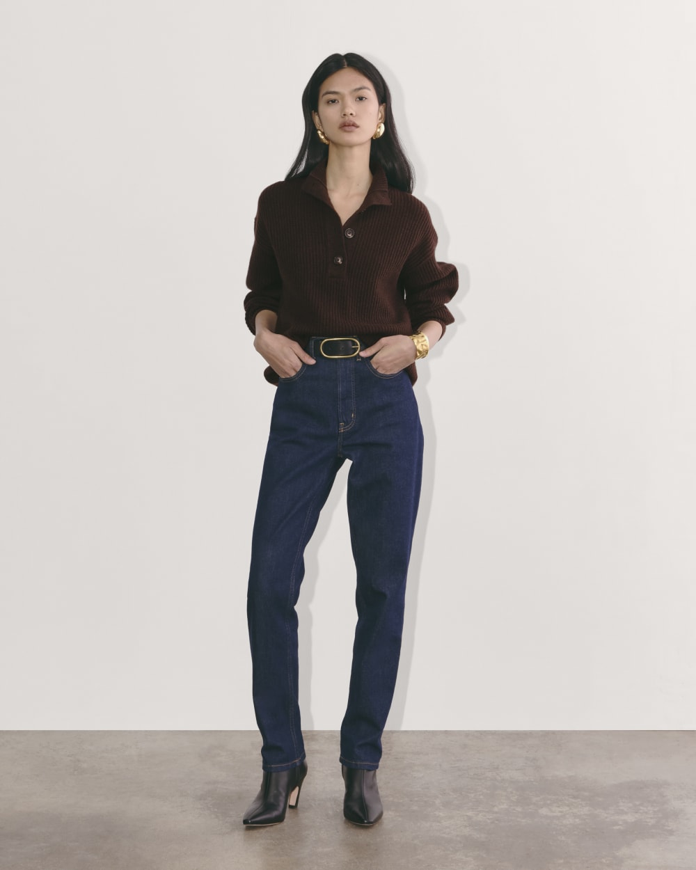 The Cocoon Henley in Wool Cashmere in Americano — detail view