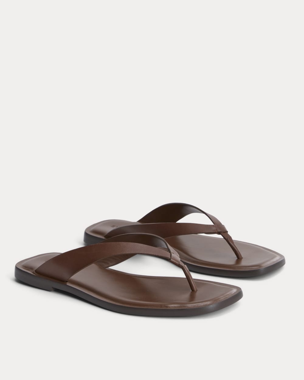 The Leather Flip Flop in Rum — detail view