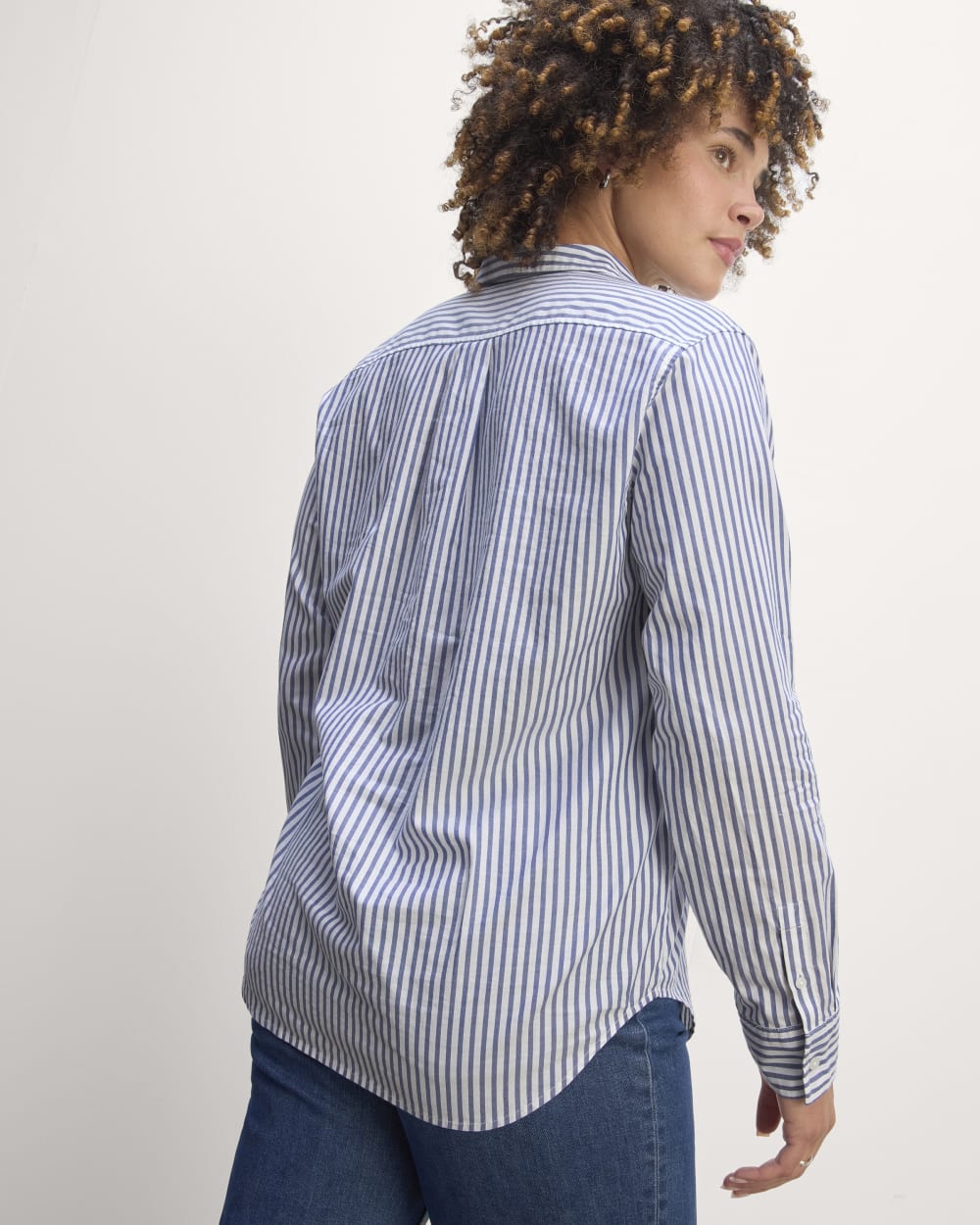 The Must-Have Shirt in Silky Cotton in White / Bellwether Blue — detail view