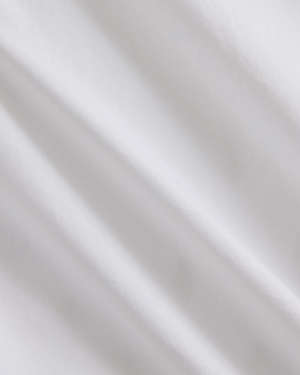 Muscle Shirt in Lightweight Cotton in White — detail view