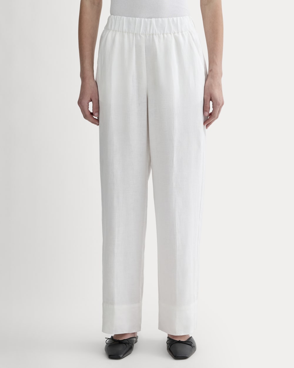 The Linen Easy Pant in White — detail view