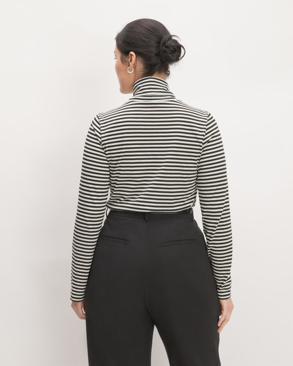 The Organic Cotton Turtleneck in Black / Bone — detail view