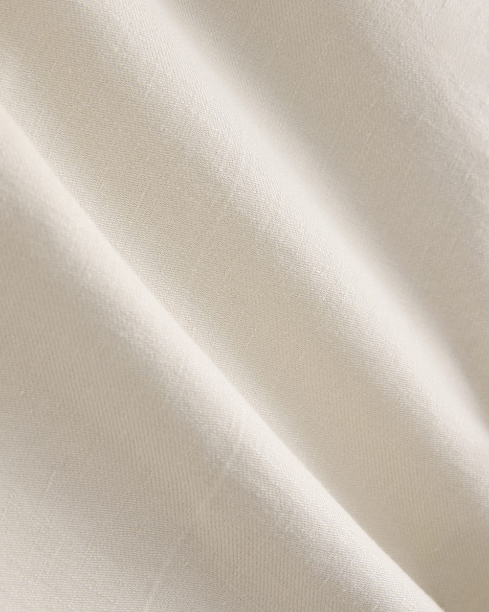 Long Tailored Short in Stretch Linen in Birch — alternate view