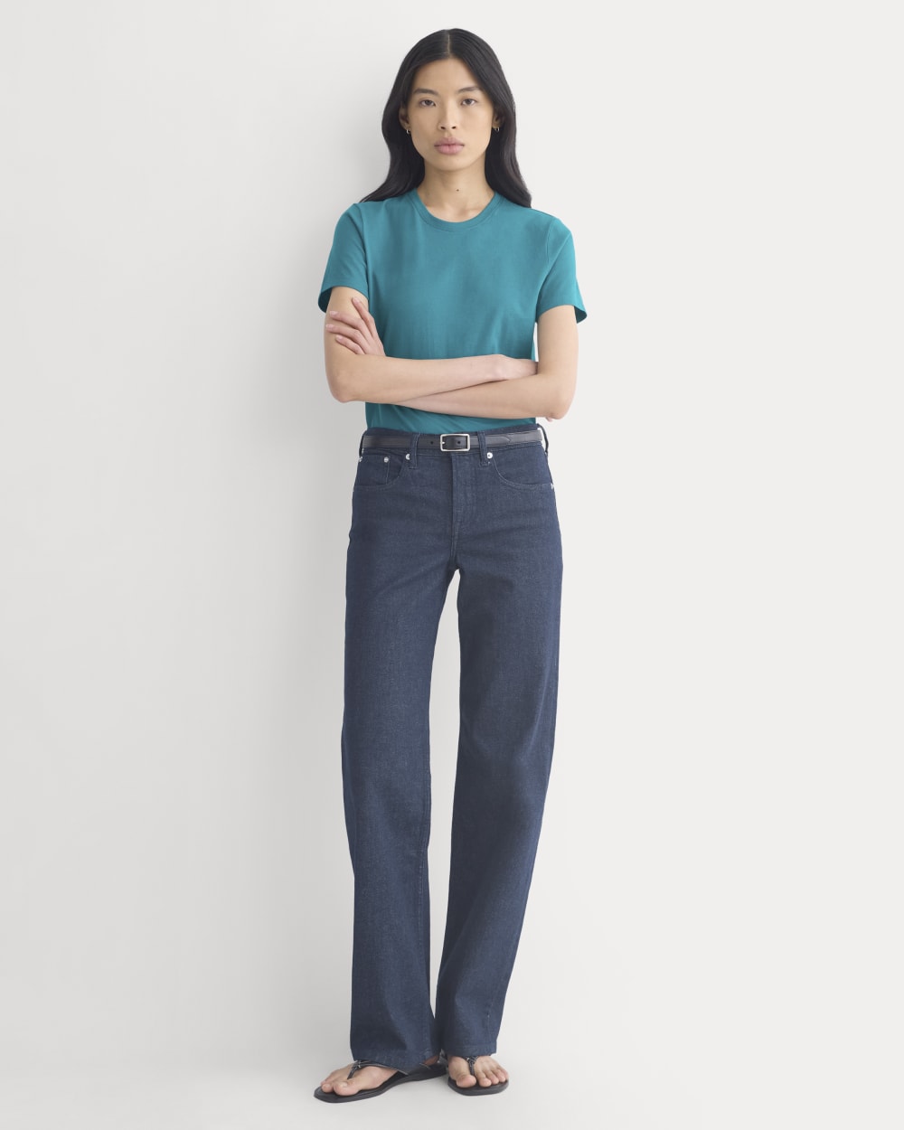 The Slim Crew in Essential Cotton in Everglade — detail view
