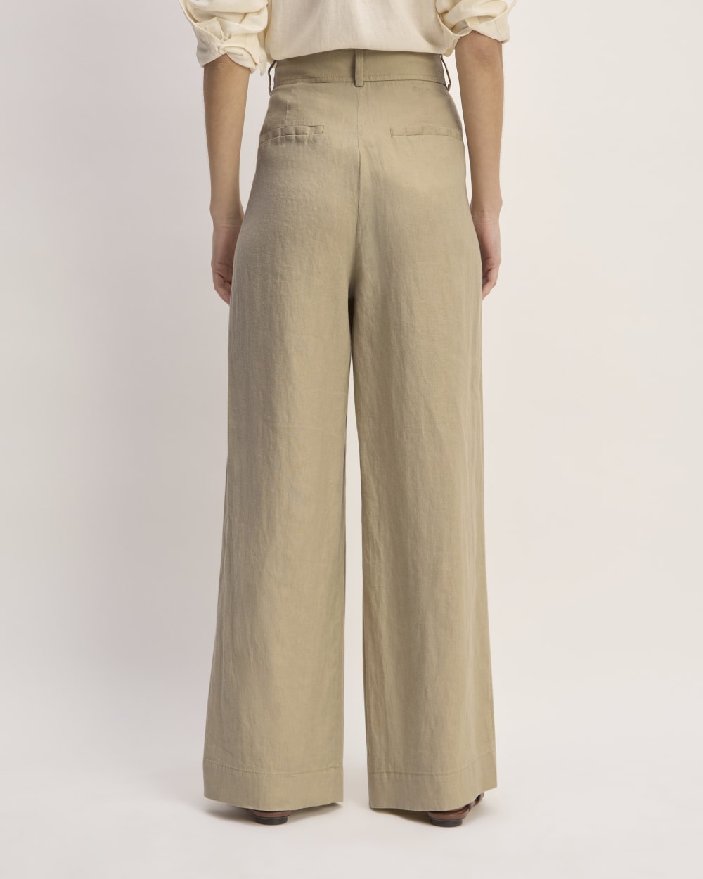The Linen Way-High® Drape Pant in Trench Coat Khaki — detail view