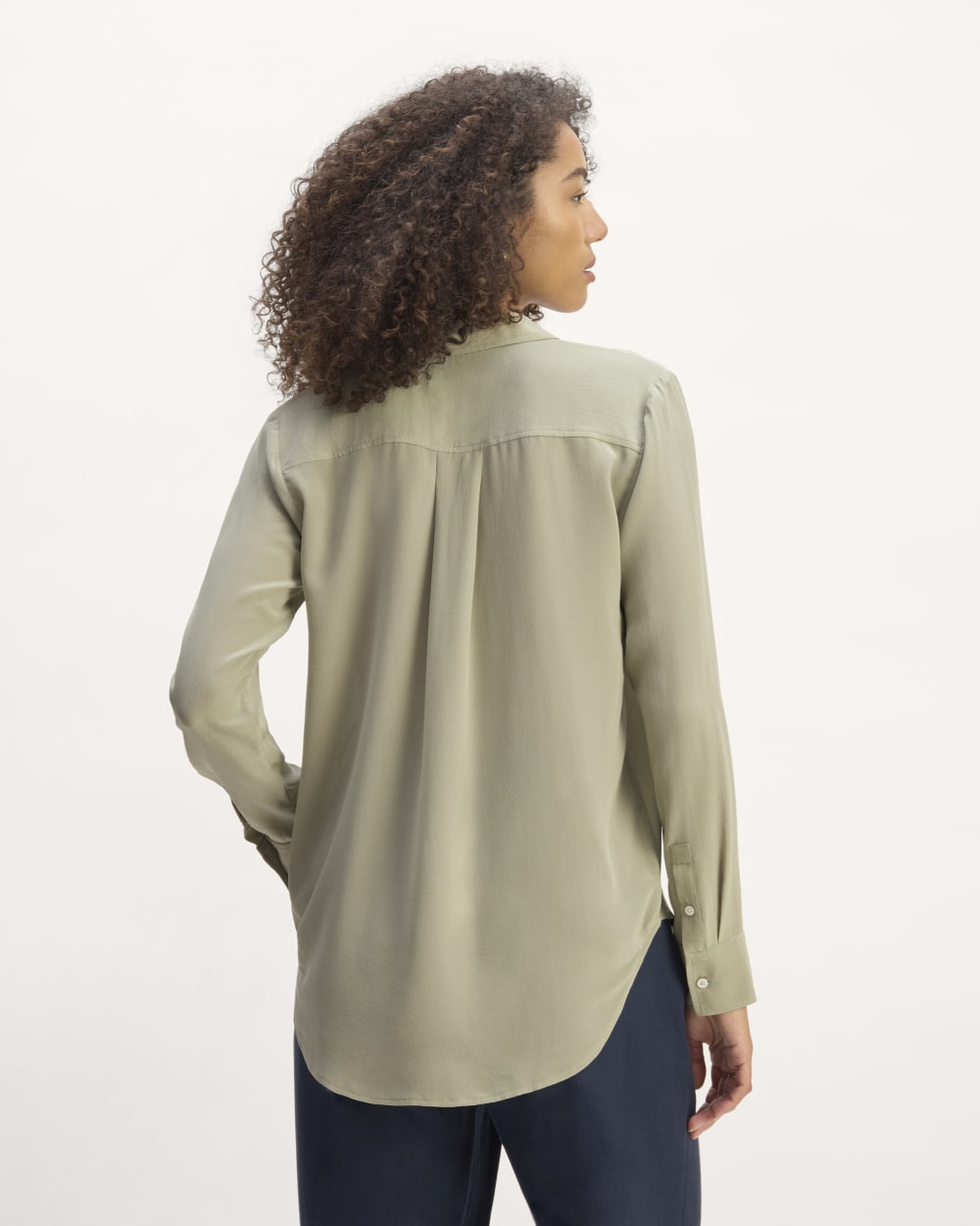 The Must-Have Shirt in Washable Silk in Seagrass — detail view