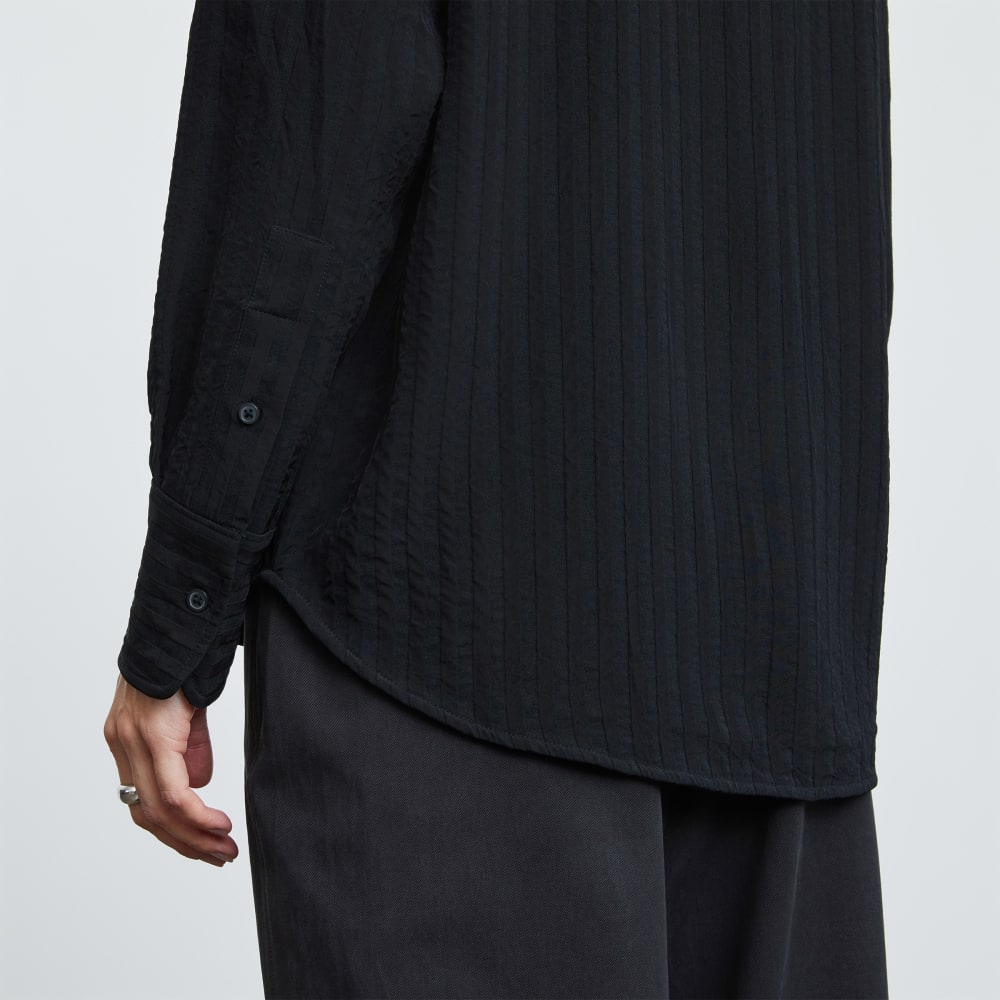 The City Stripe Shirt in Black — detail view