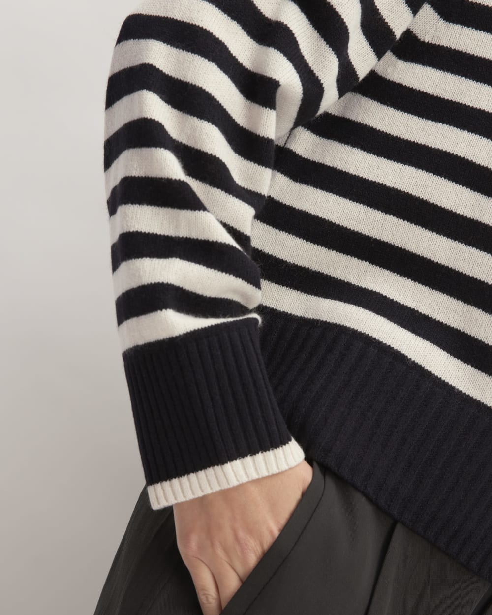 The Boxy Crew in Cashmere in Black / Bone — detail view