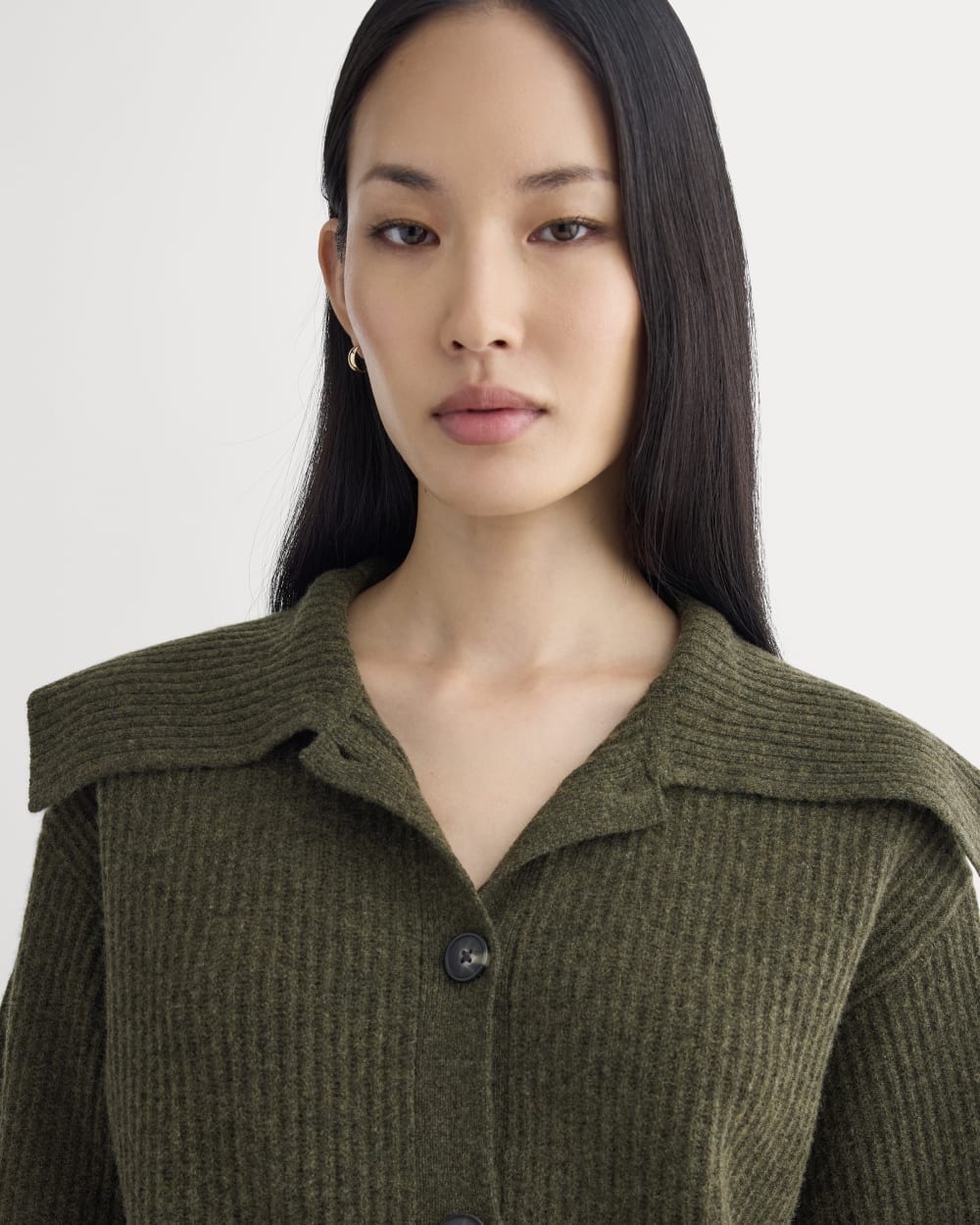 Fisherman Cardigan in Wool Cashmere in Heather Beech — detail view