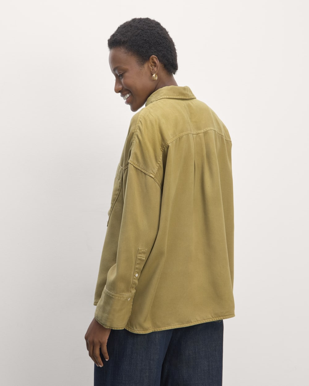 The Boxy Overshirt in Buttersoft in Fennel Seed — detail view