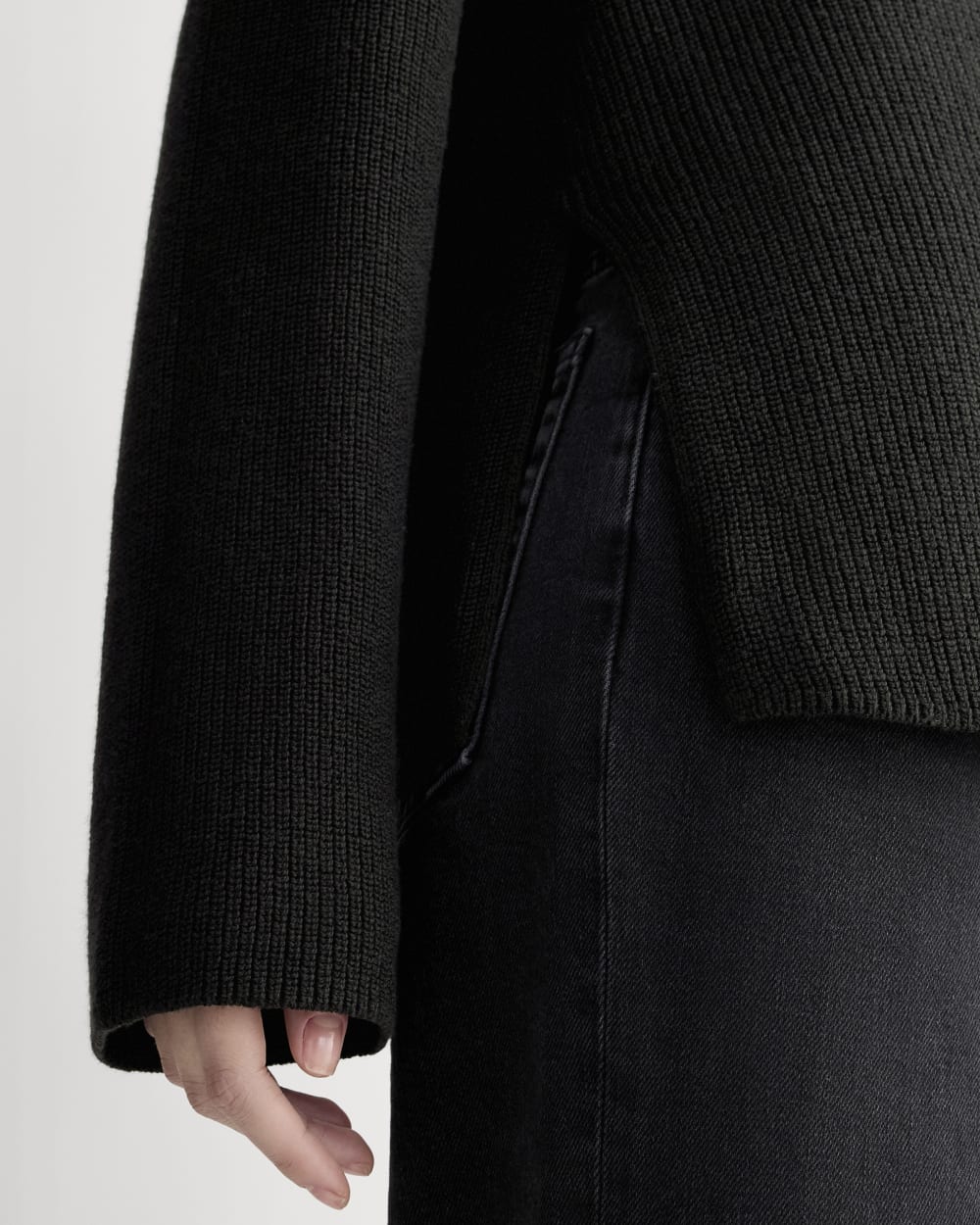 The Slouchy V-Neck in Everyday Cotton in Black — detail view
