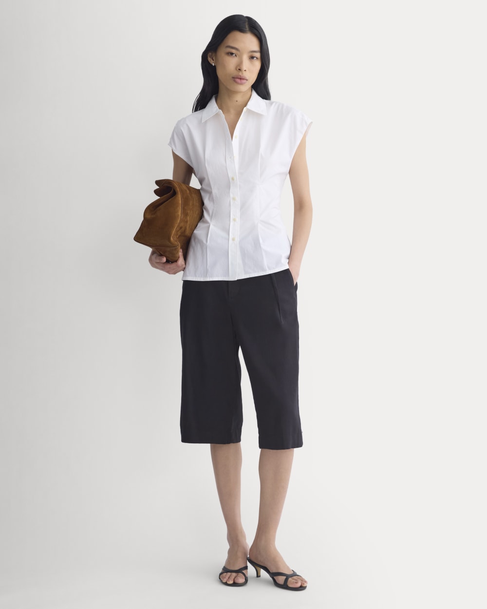 Muscle Shirt in Lightweight Cotton in White — detail view