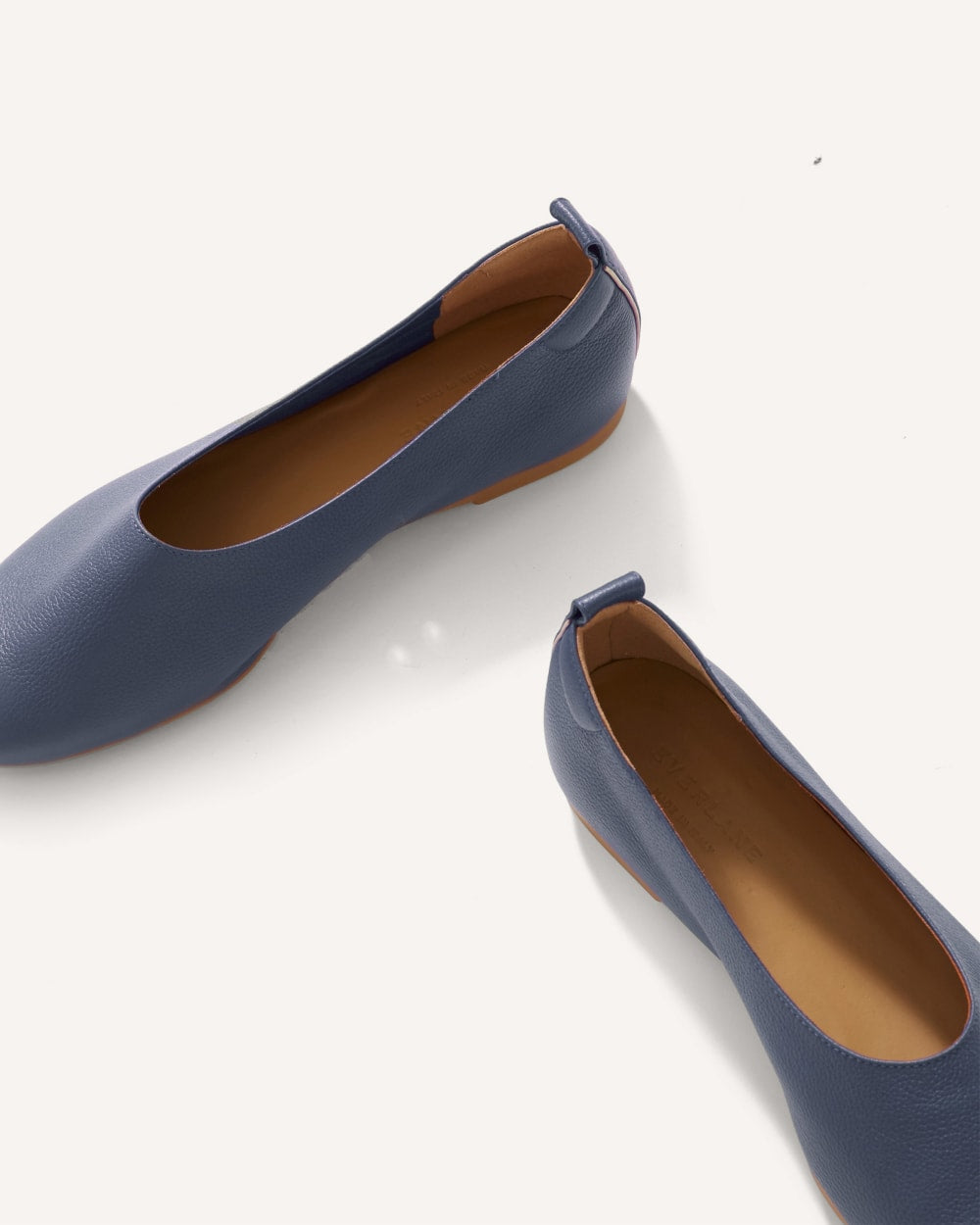 The Day Glove in Narrow Fit in Navy — detail view