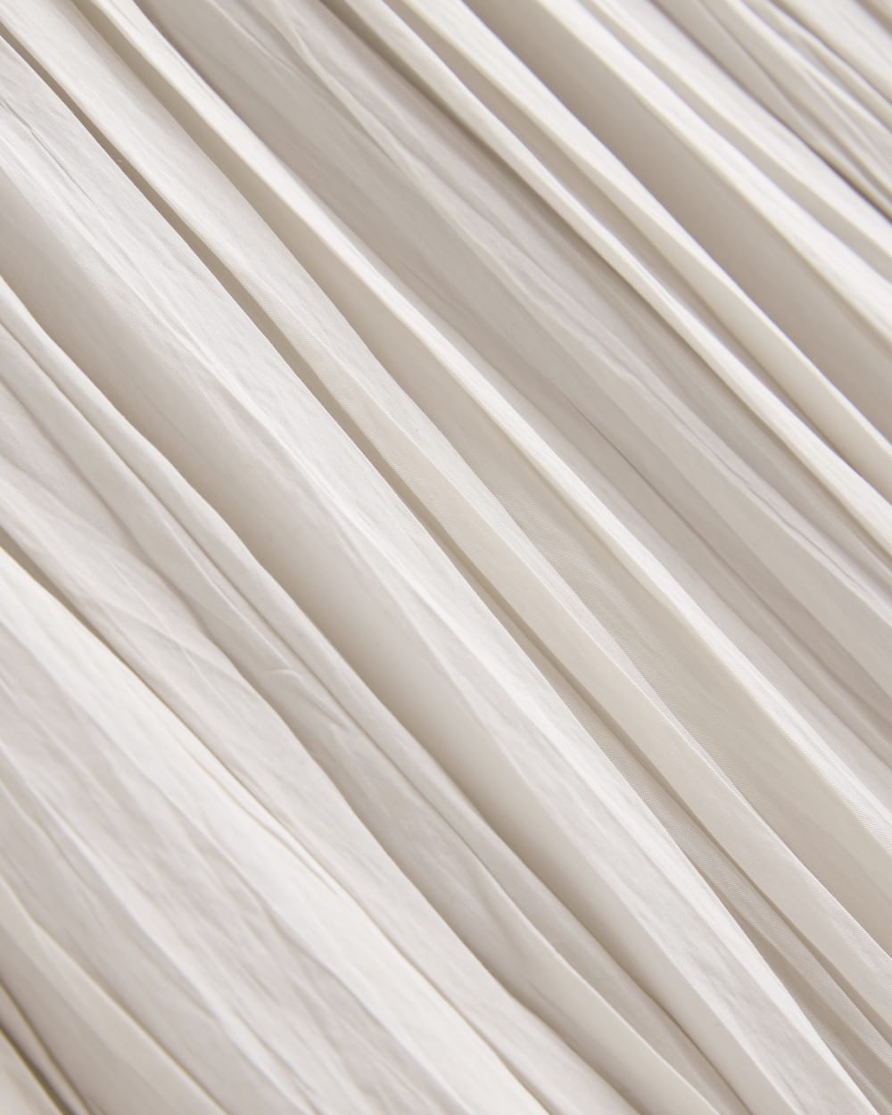 Crinkle Wide-Leg Pant in Birch — detail view