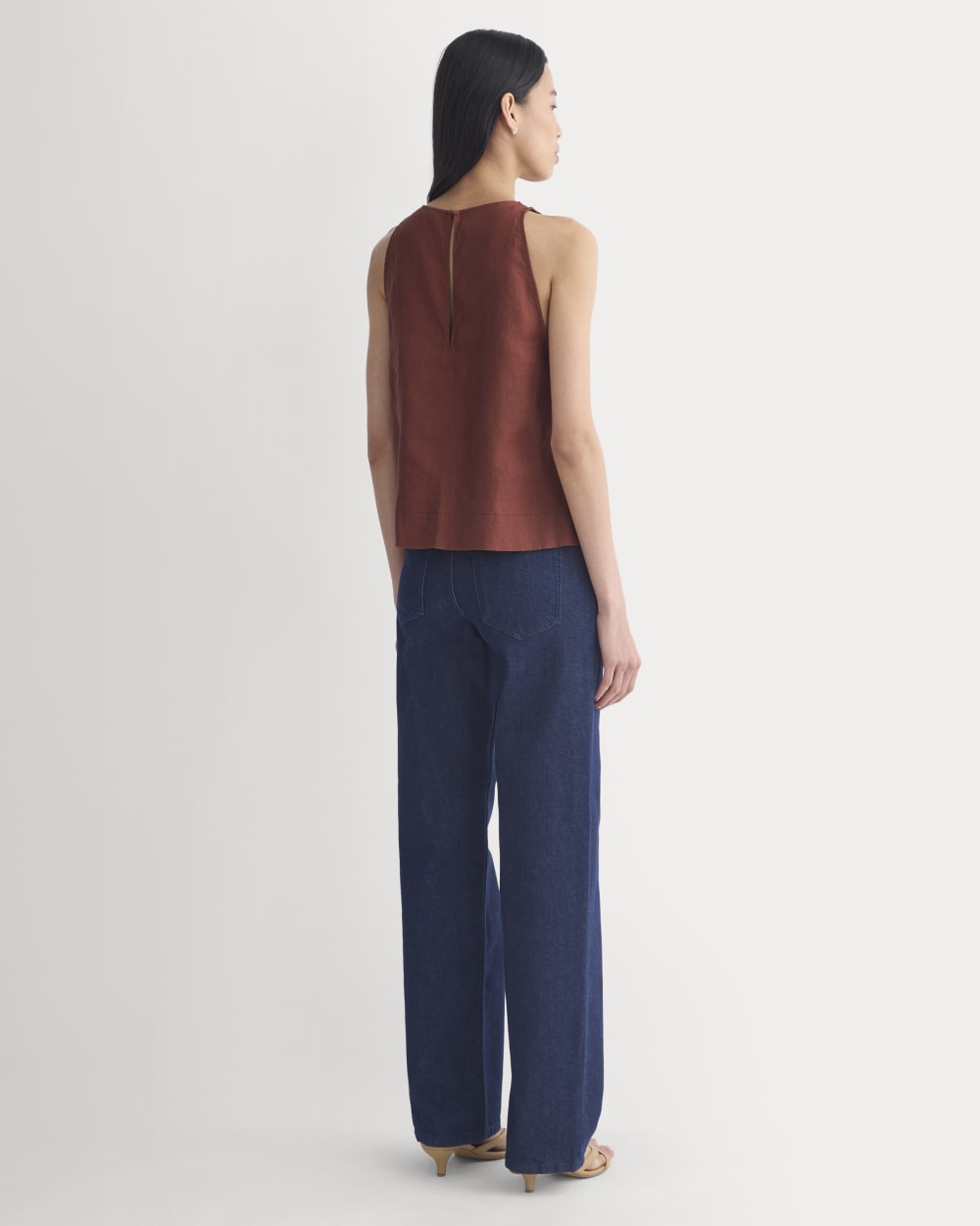 The Linen High-Neck Tank in Henna Red — detail view