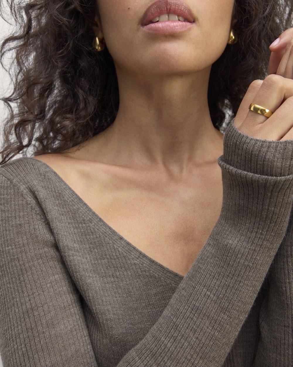 The Off-Shoulder Top in Ultrasoft Merino in Heather Cocoa — detail view