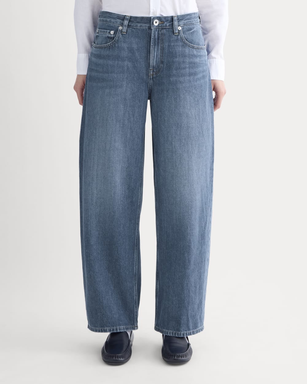 Loose Curve Jean in Ocean — detail view