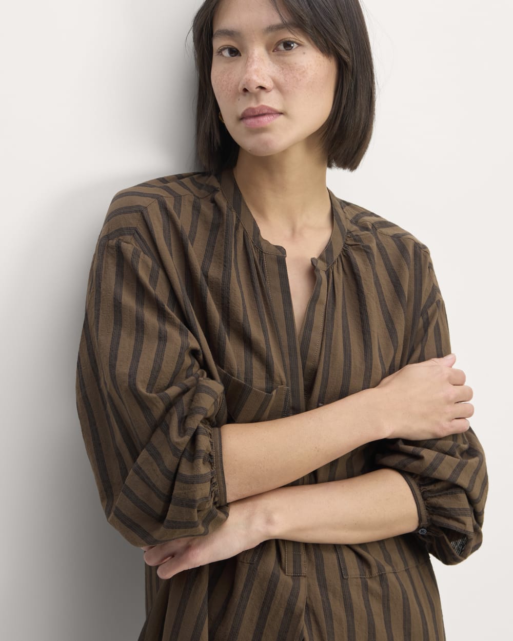The Gauze Caftan Dress in Cocoa / Black — detail view