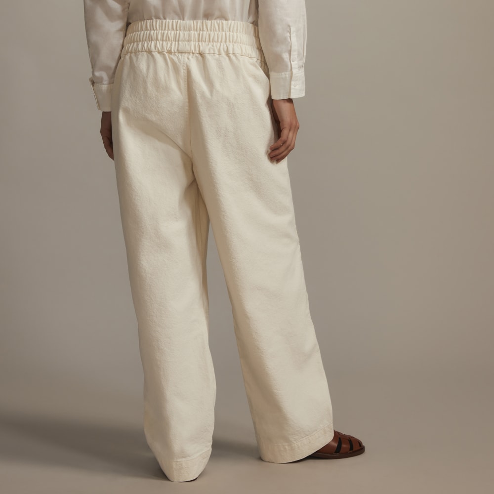 The Canvas Organic Cotton Pull-On Pant in Bone — detail view