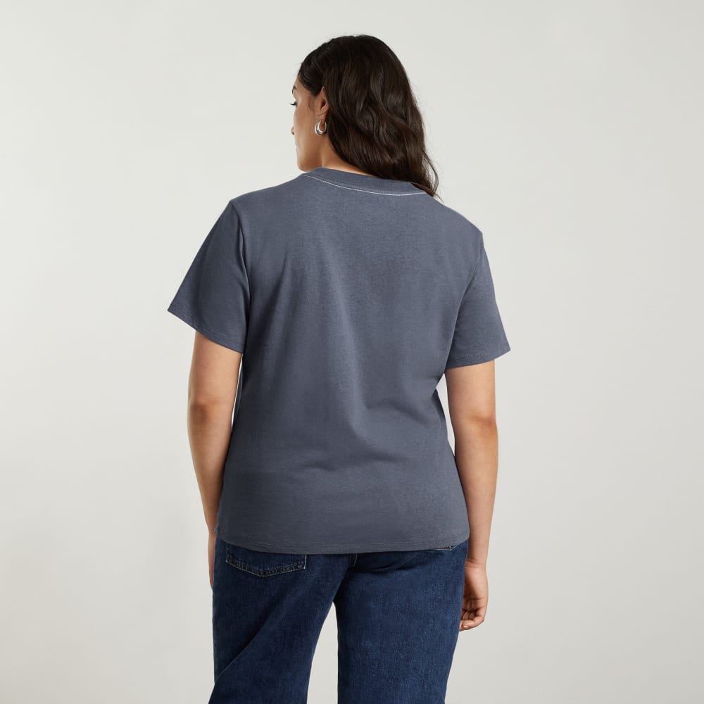 The Vintage V-Neck Hemp Tee in Atlantic — detail view
