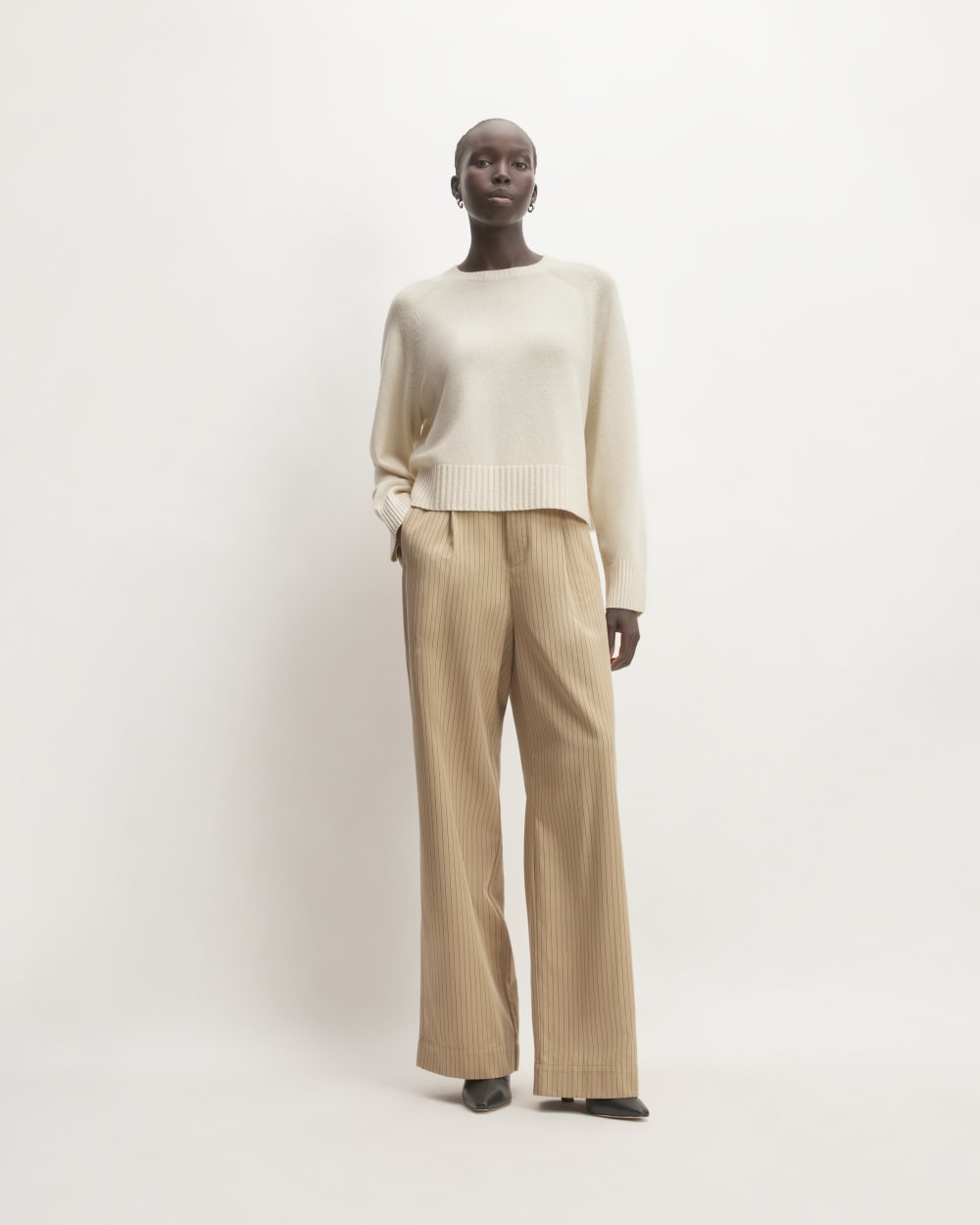The Boxy Crew in Cashmere in Bone — detail view