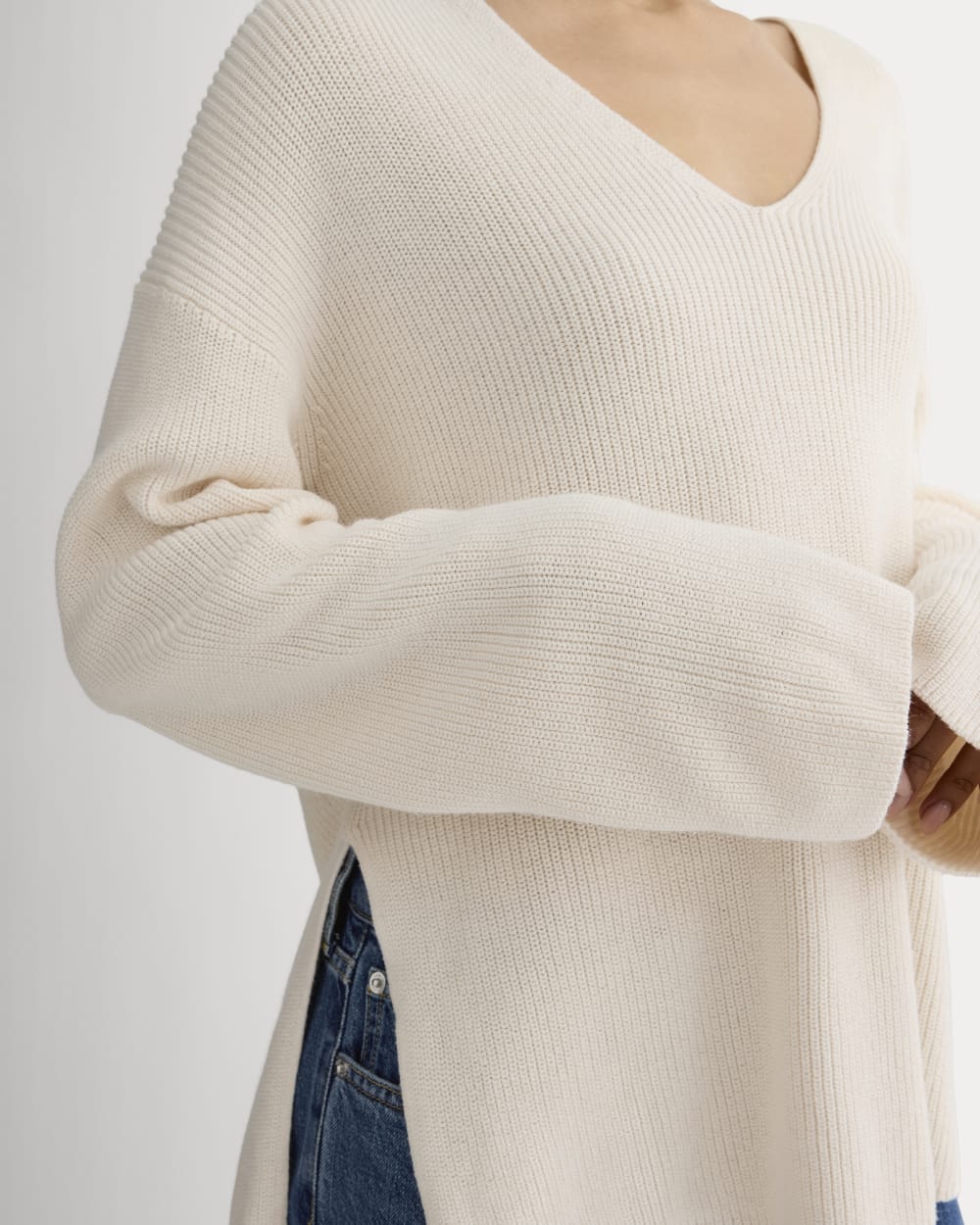 The Slouchy V-Neck in Everyday Cotton in Canvas — detail view