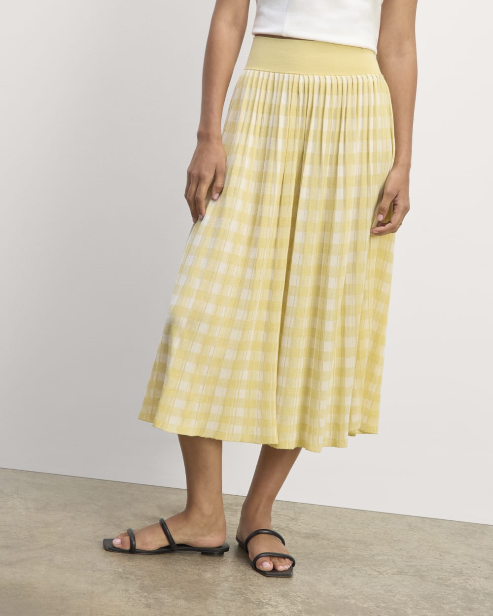 The Pleated Skirt in Bone / Parsnip Gingham — alternate view