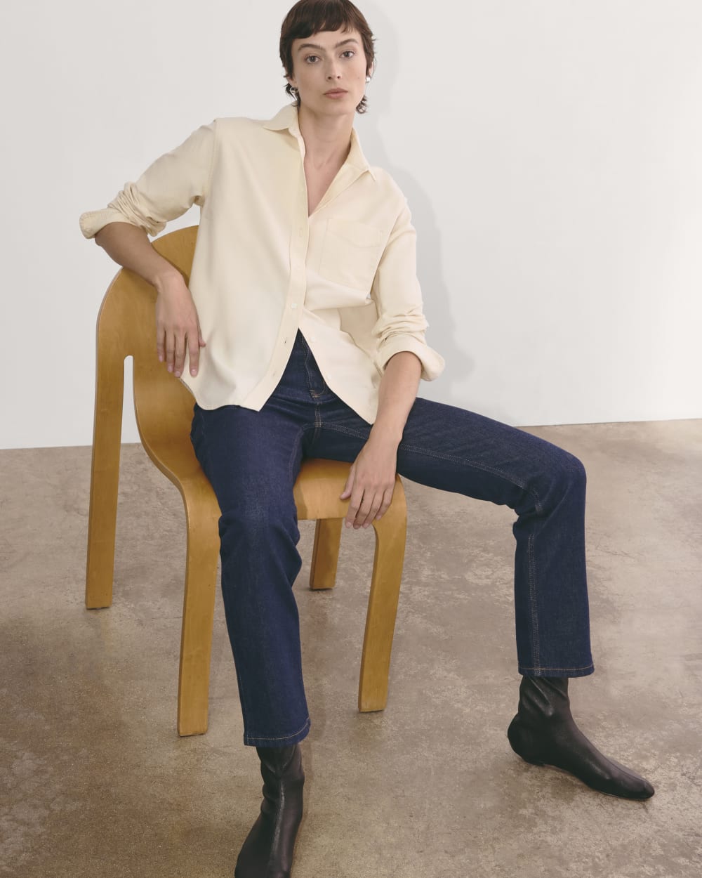 The Must-Have Oxford Shirt in Whisper Pink — detail view
