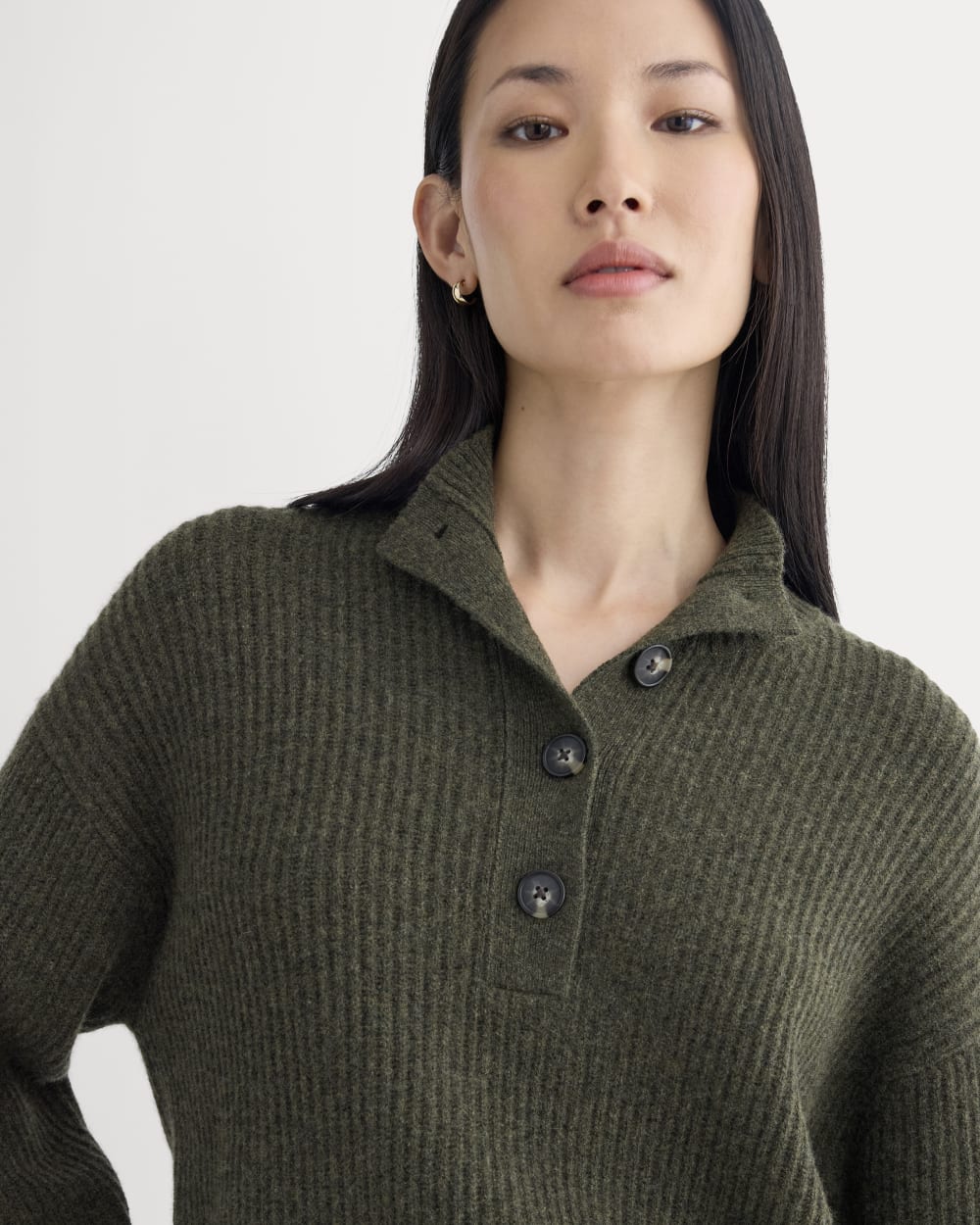 The Cocoon Henley in Wool Cashmere in Heather Beech — detail view