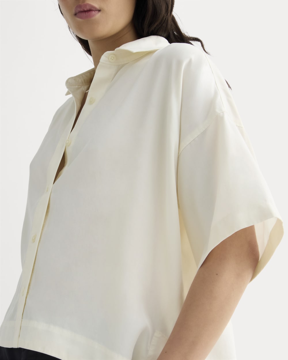 The Short-Sleeve Square Shirt in Butterlite in Bone — detail view