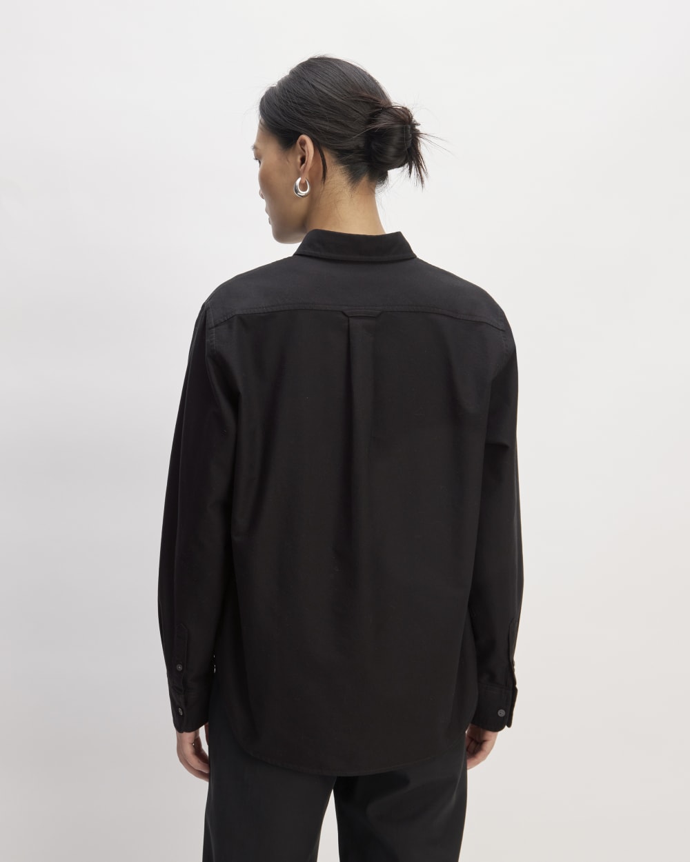 The Must-Have Oxford Shirt in Black — detail view