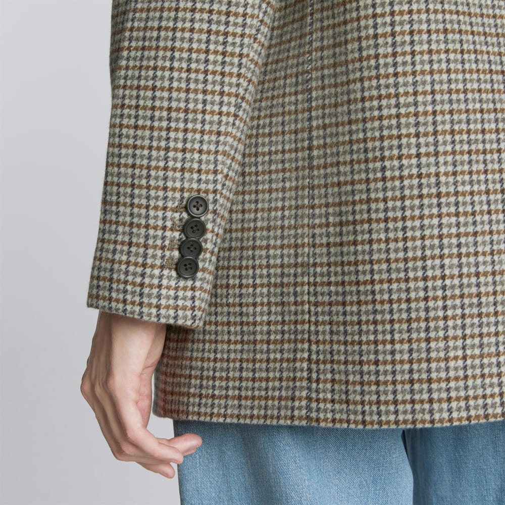 The Oversized Blazer in Wool in Pewter Houndstooth — detail view