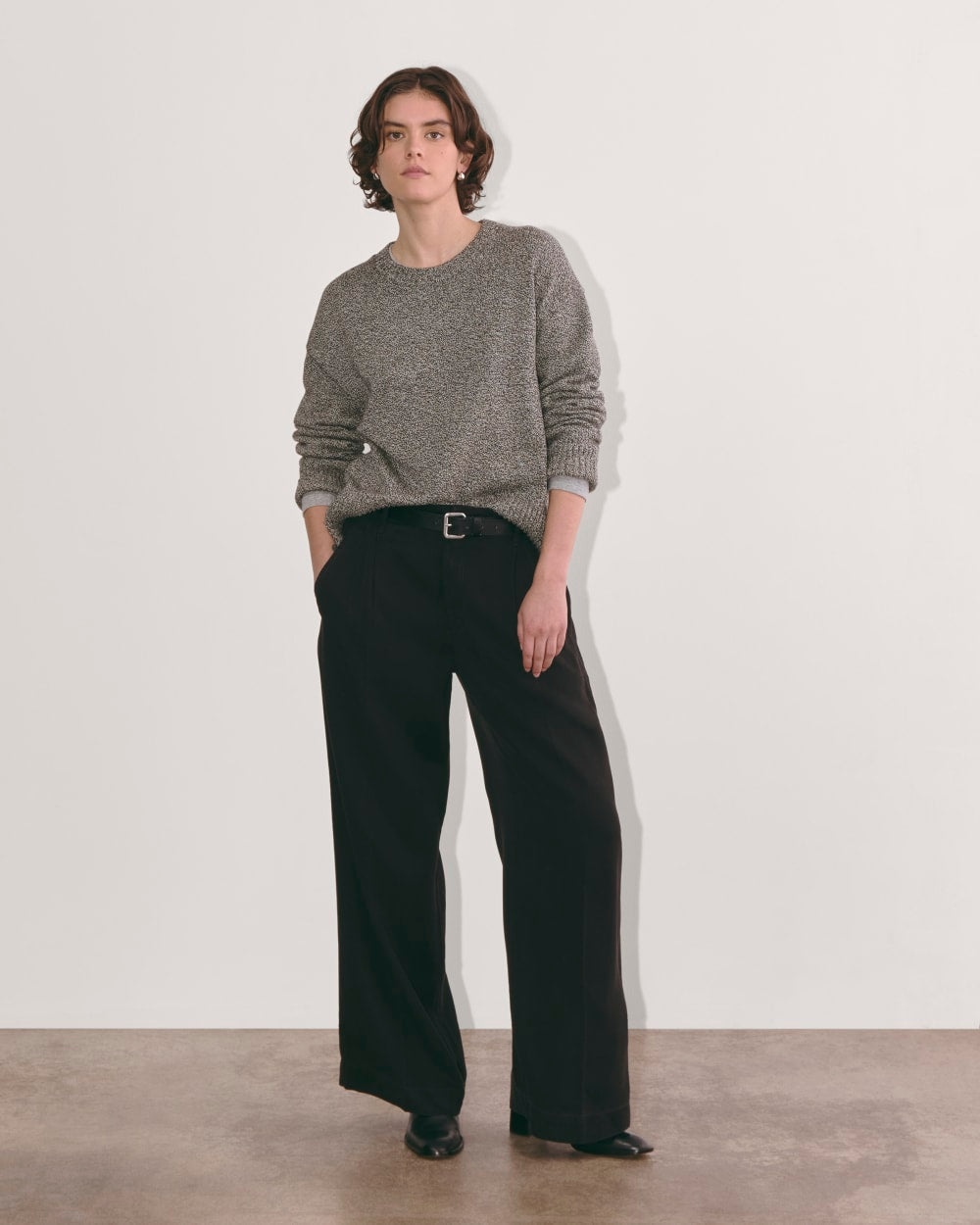 The Boxy Sweater in Everyday Cotton in Canvas / Black Twist — detail view