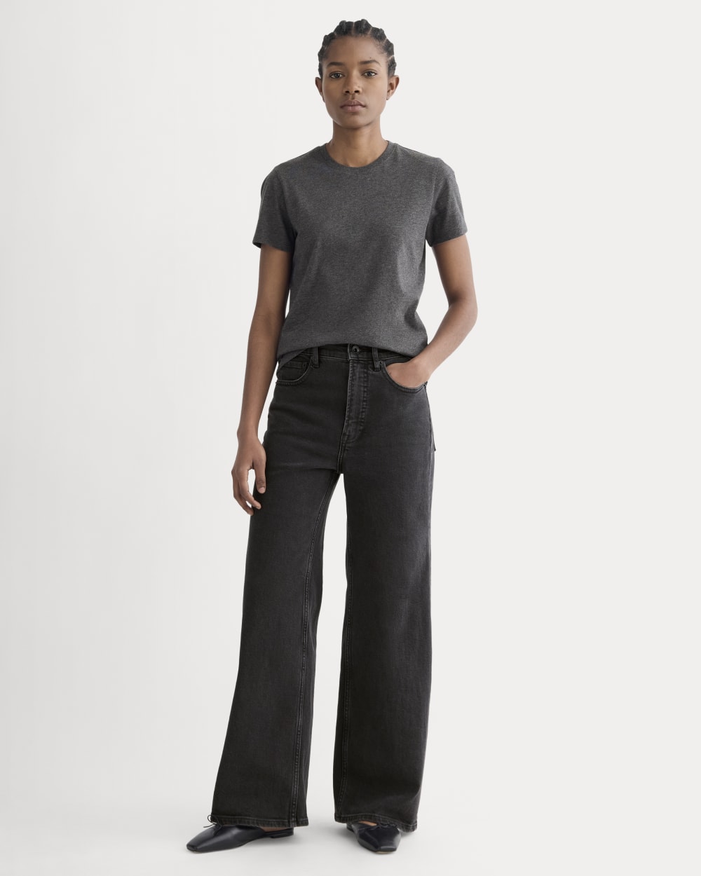 The Slim Crew in Essential Cotton in Heathered Soot — detail view