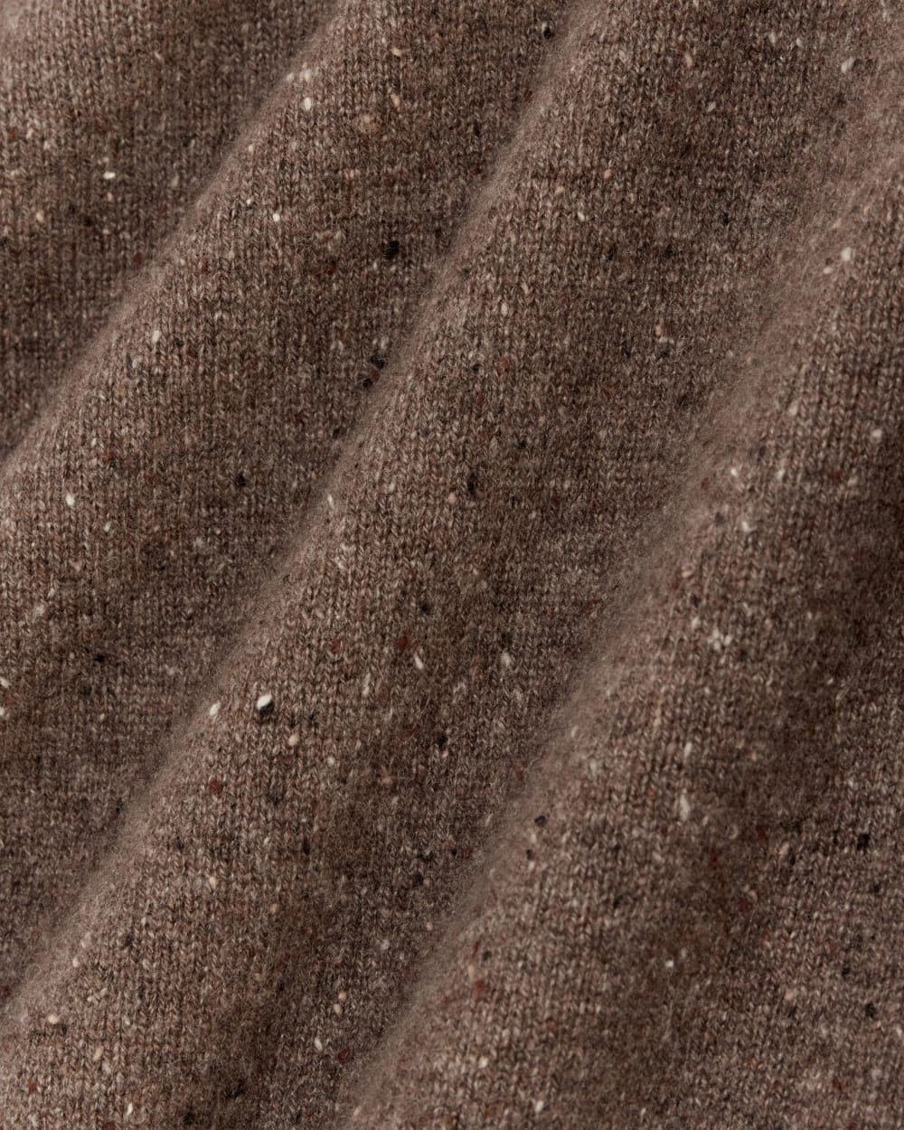 The Boxy Turtleneck in Cashmere in Taupe Brown Donegal — detail view