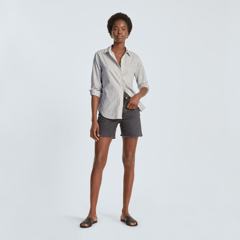 The Must-Have Shirt in Silky Cotton in Deep Blue / Canvas — detail view