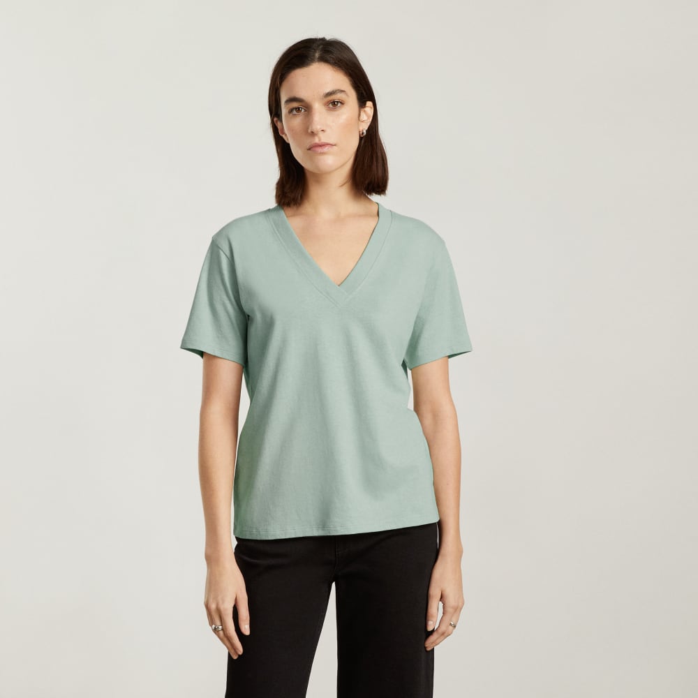 The Vintage V-Neck Hemp Tee in White Sage — alternate view