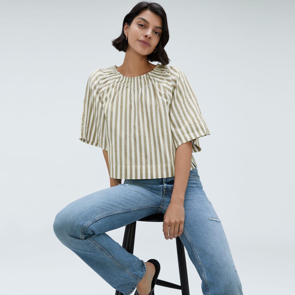 The Seersucker Gathered Tee in Nutria / Off-White — detail view