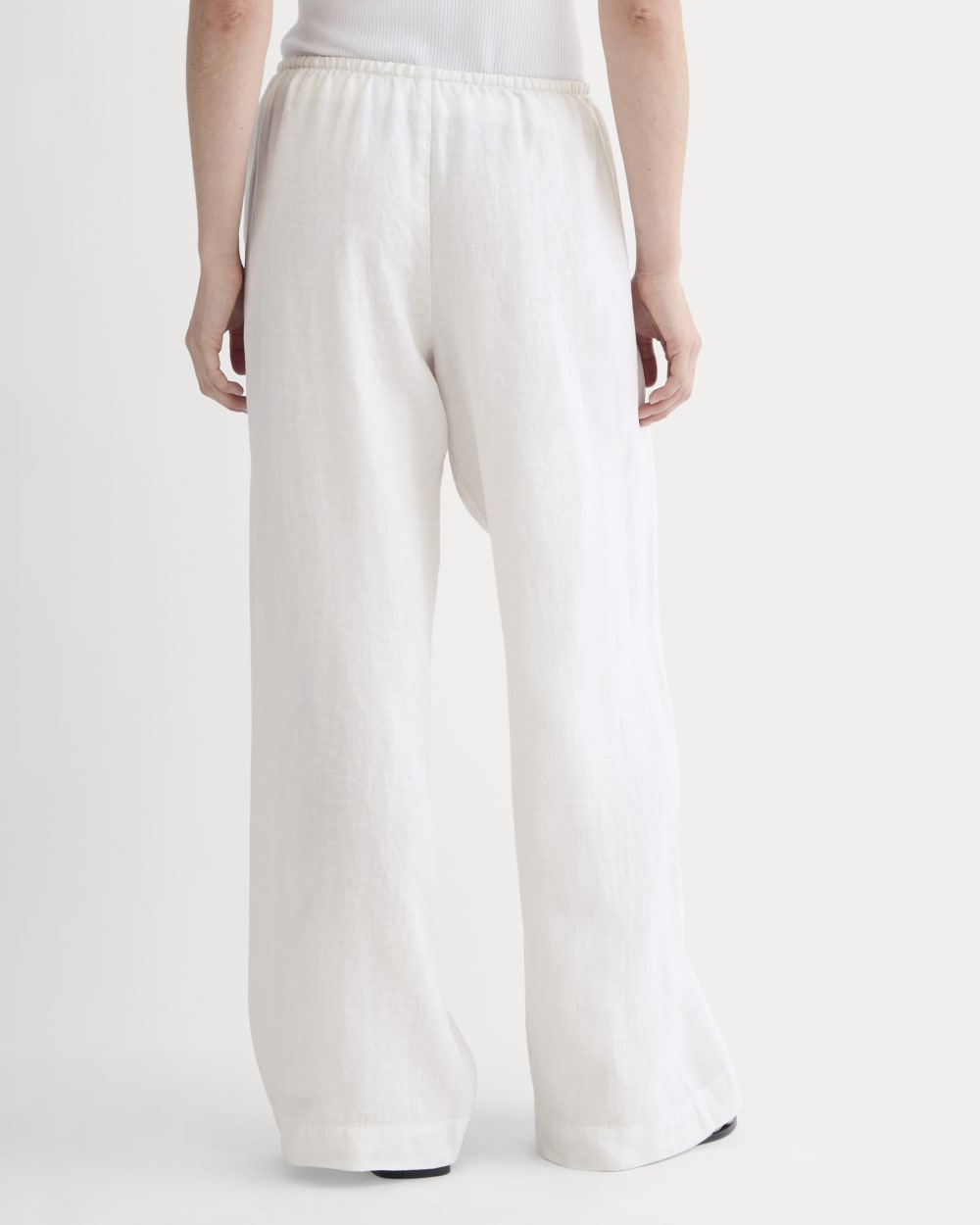 The Drawstring Pant in Linen in Natural Chambray — detail view